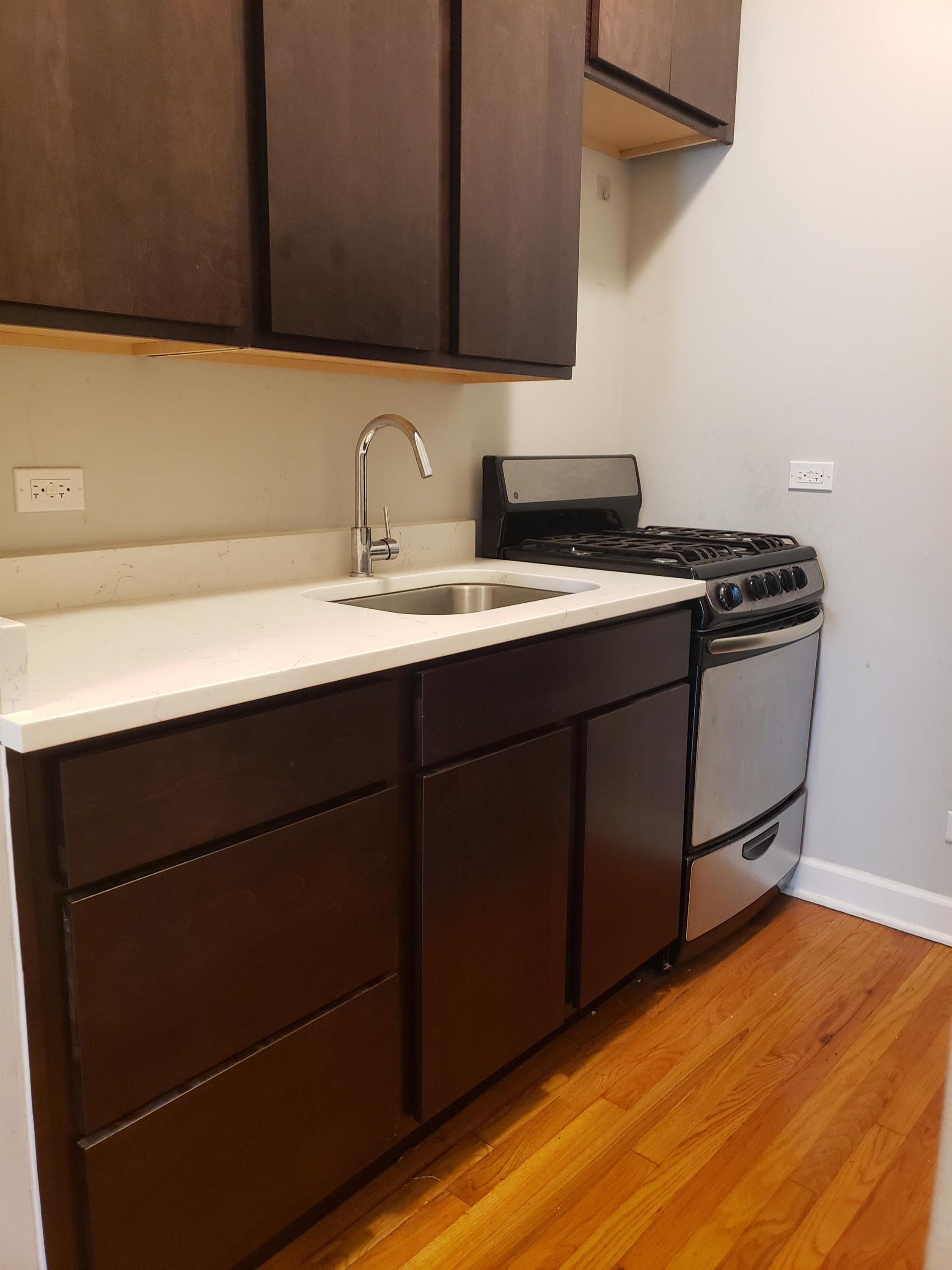 4228 N. Kenmore Avenue - 303